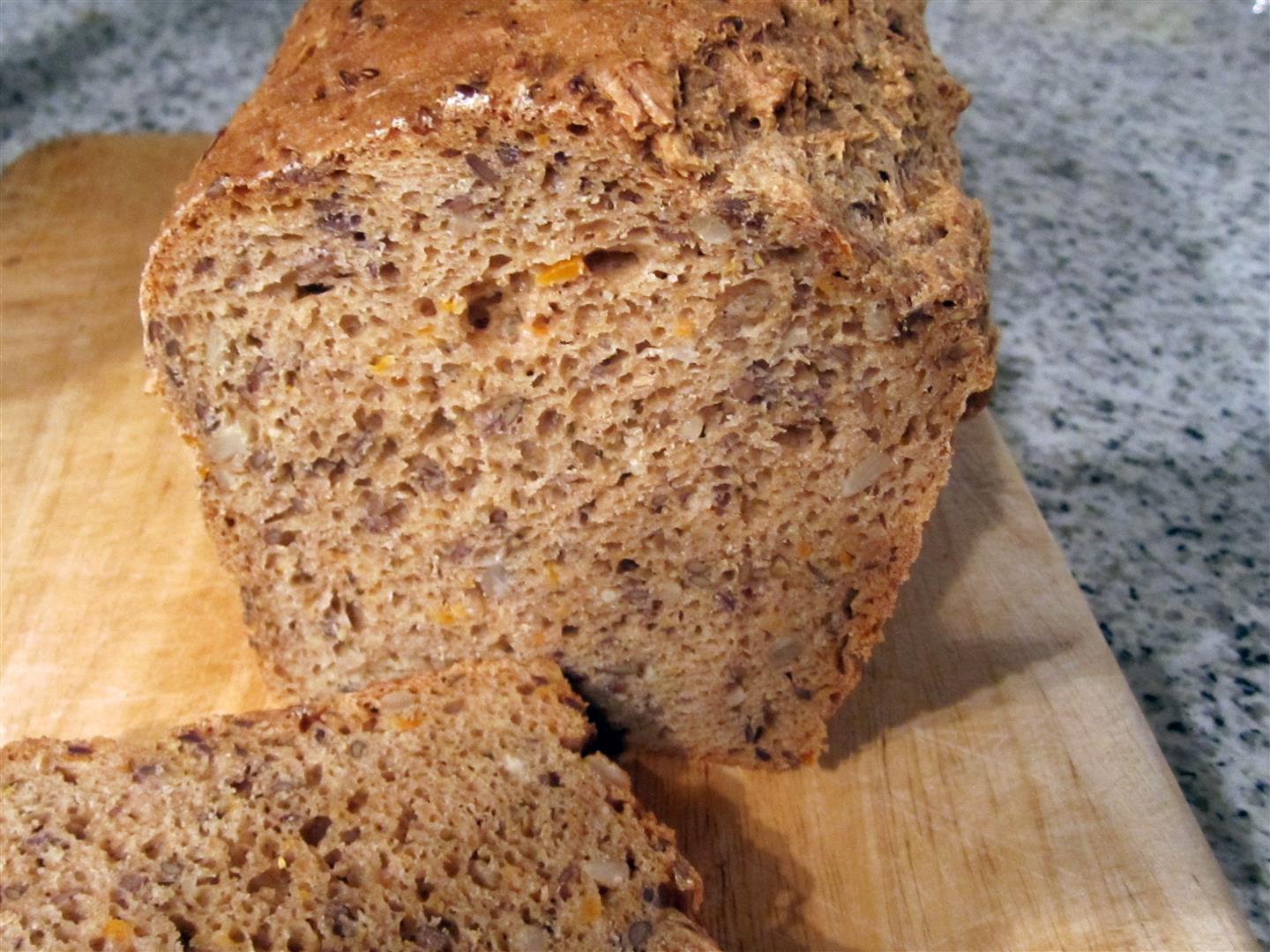 Saftiges Dinkel-Vollkornbrot - Lieblingsbrot - Chilirosen