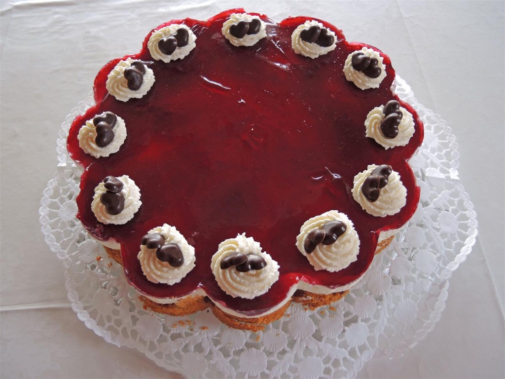 Rotkäppchen-Torte (4)
