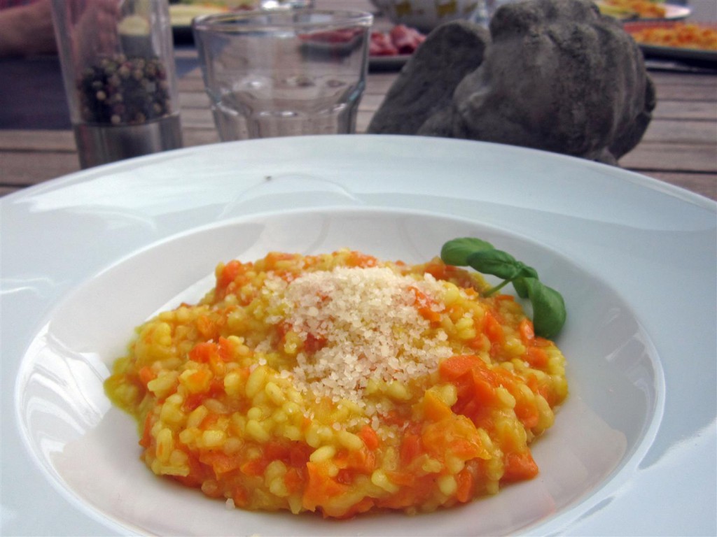 Möhren-Risotto mit Safran - Chilirosen