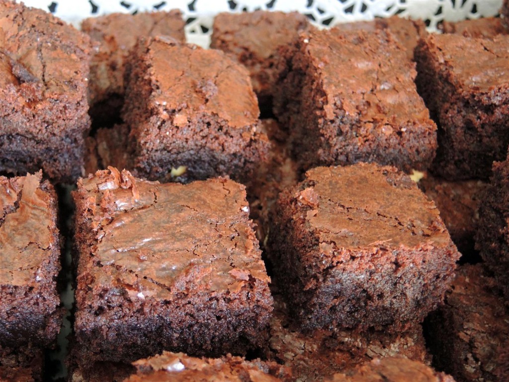 Weltbeste Brownies - mit viel Schokolade - Chilirosen