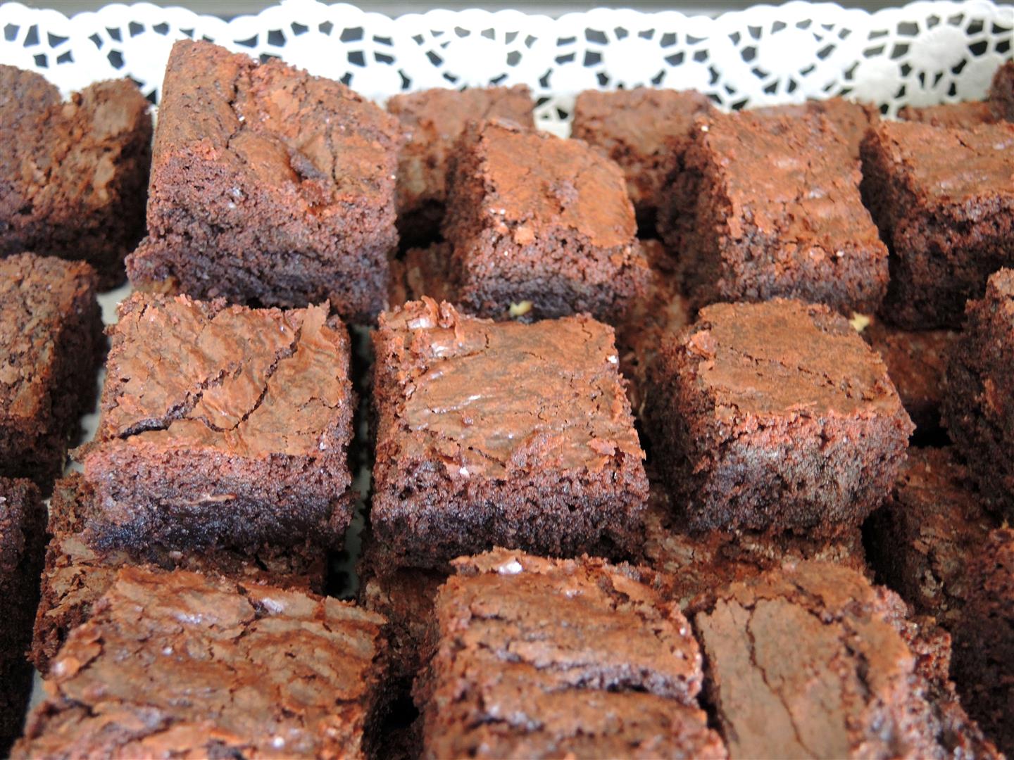 Weltbeste Brownies - mit viel Schokolade - Chilirosen