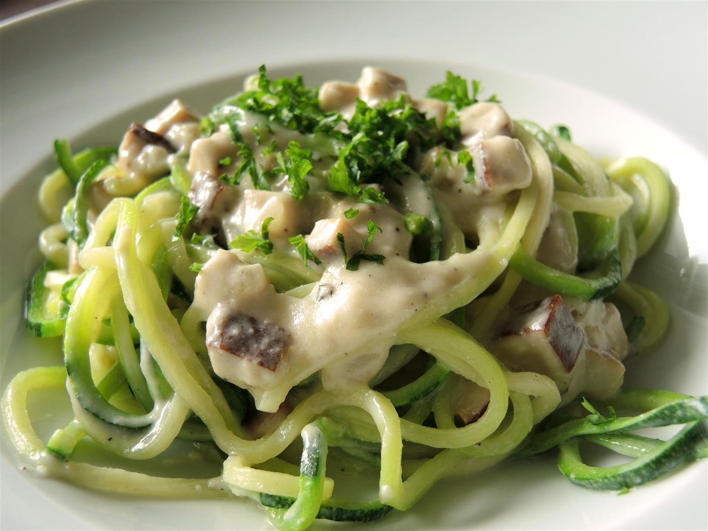 Zucchini-Spaghetti Carbonara - vegan - Chilirosen
