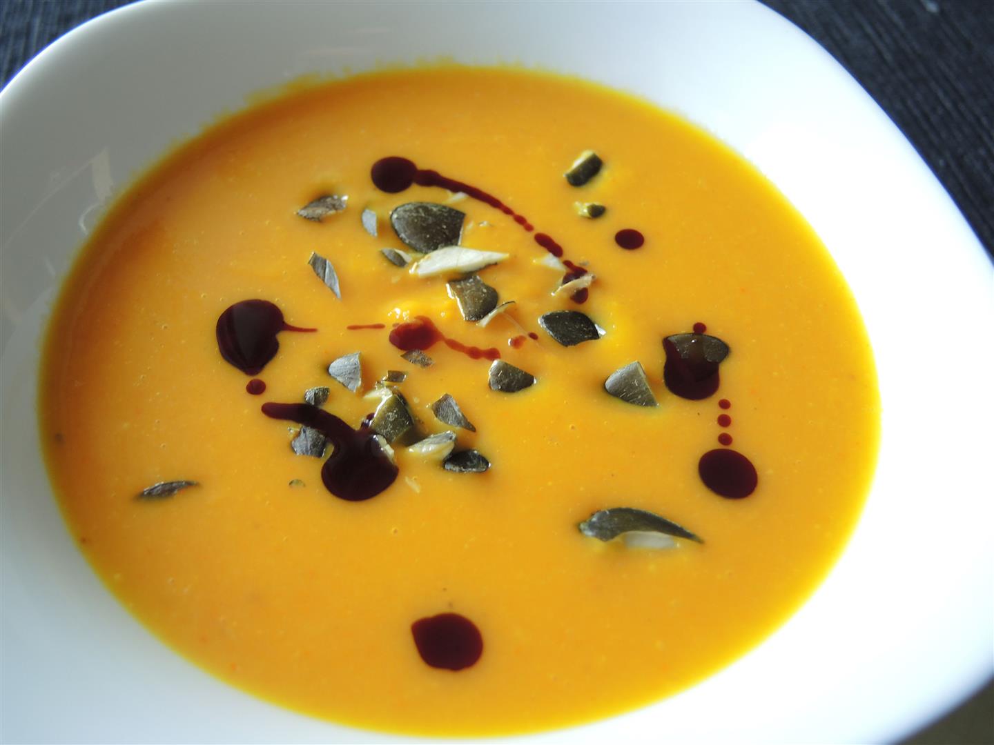 Fruchtige Kürbissuppe - Chilirosen