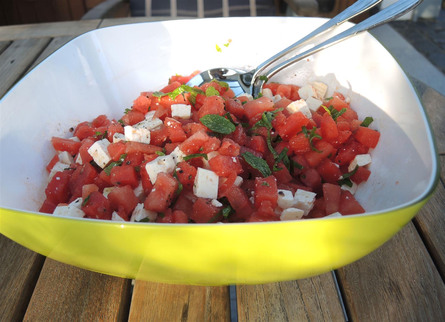 Wassermelonensalat mit Feta - Chilirosen