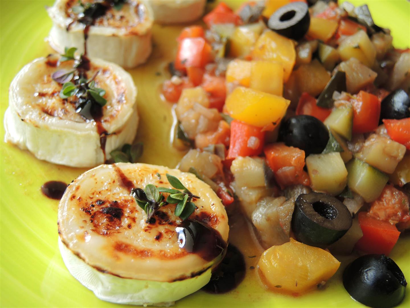 Gratinierter Ziegenkäse mit Ratatouille – low carb - Chilirosen