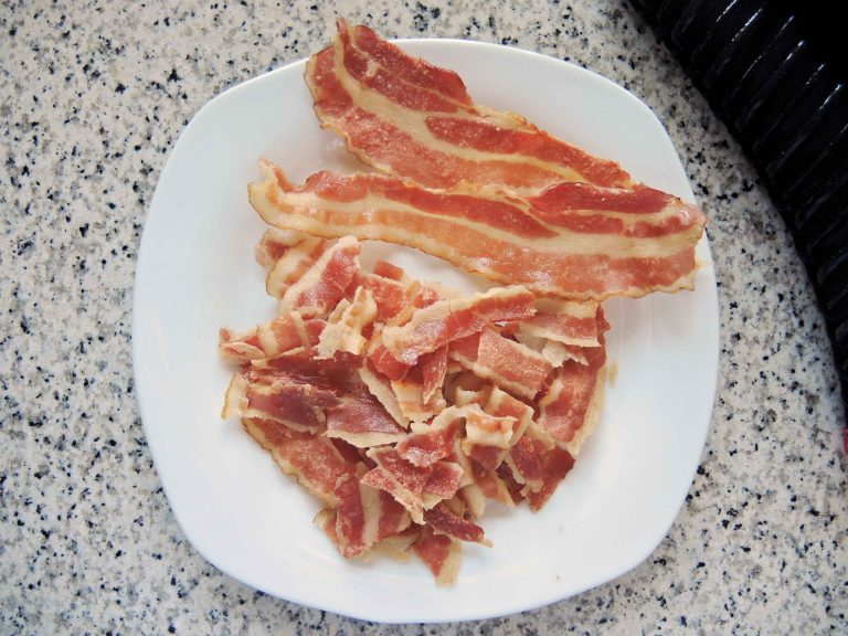 Krosser Bacon aus der Mikrowelle supereinfach Chilirosen